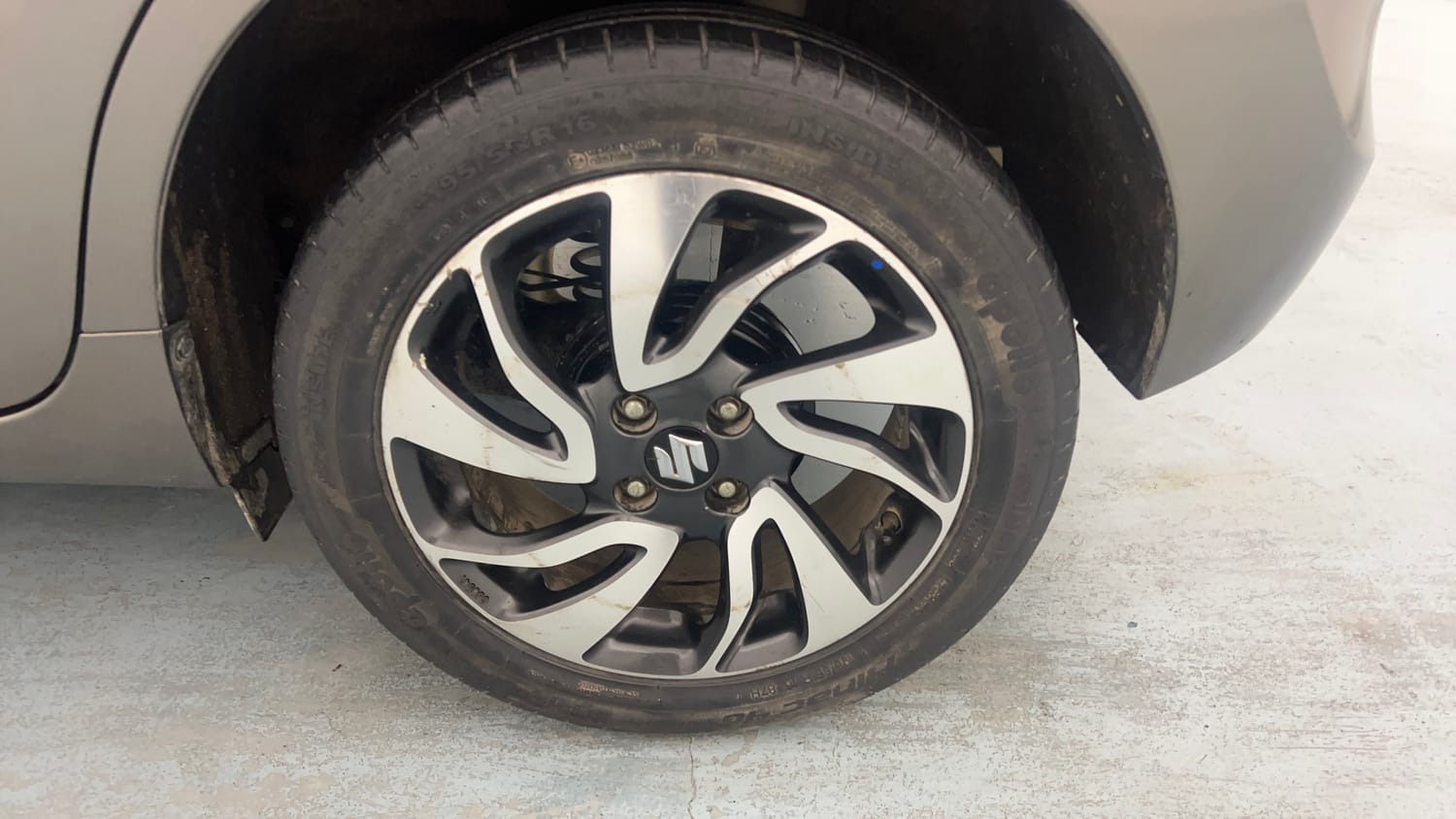 Used 2020 Maruti Suzuki Baleno Zeta Petrol Manual tyres LEFT REAR TYRE RIM VIEW