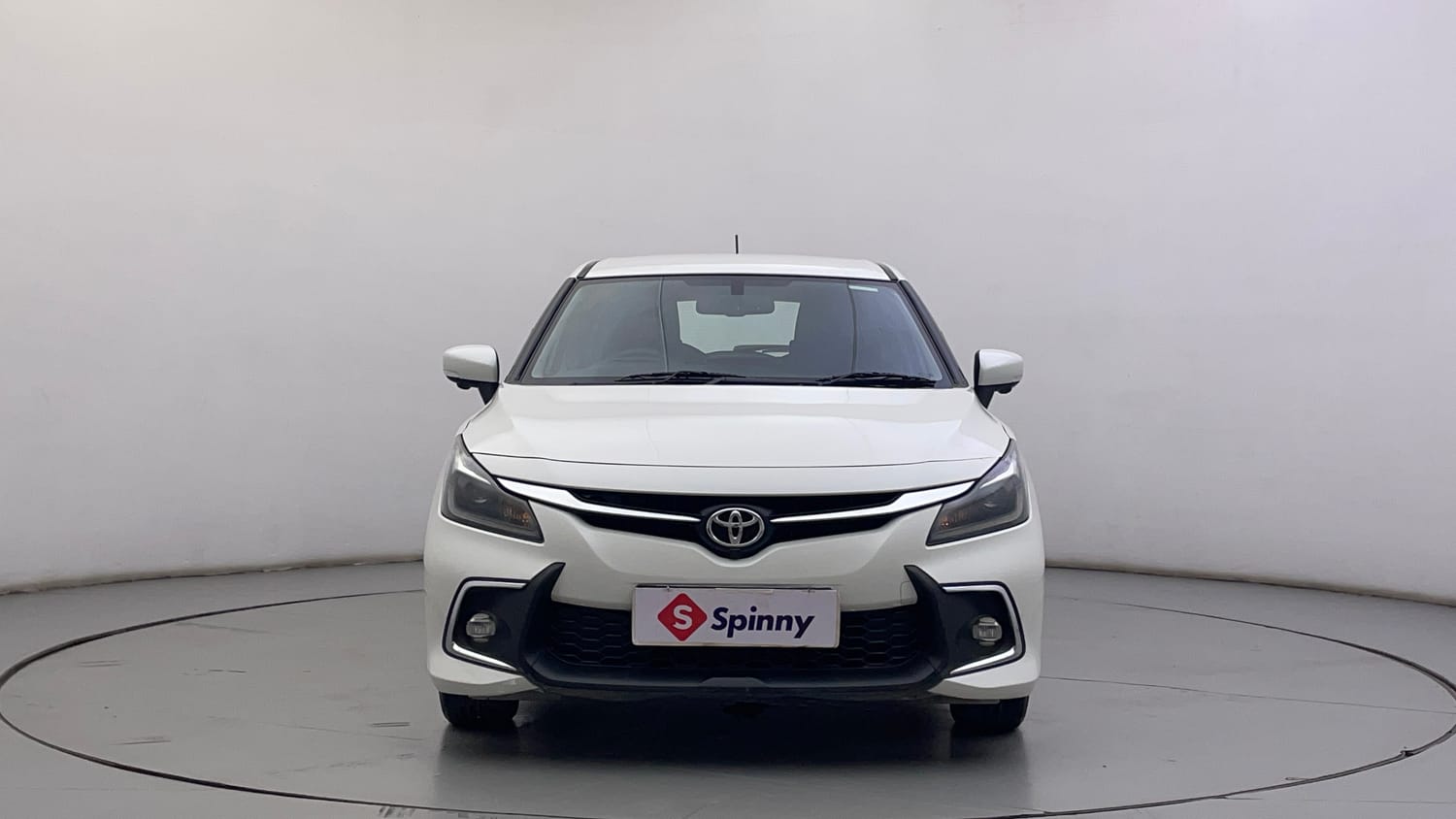 Used 2023 Toyota Glanza V AMT Petrol Automatic exterior FRONT VIEW