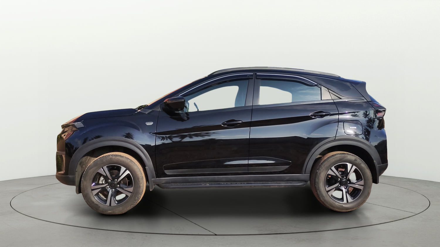 Used 2025 Tata Nexon Creative Plus (S) 1.2 Petrol 6MT Dark Edition Petrol Manual exterior LEFT SIDE VIEW