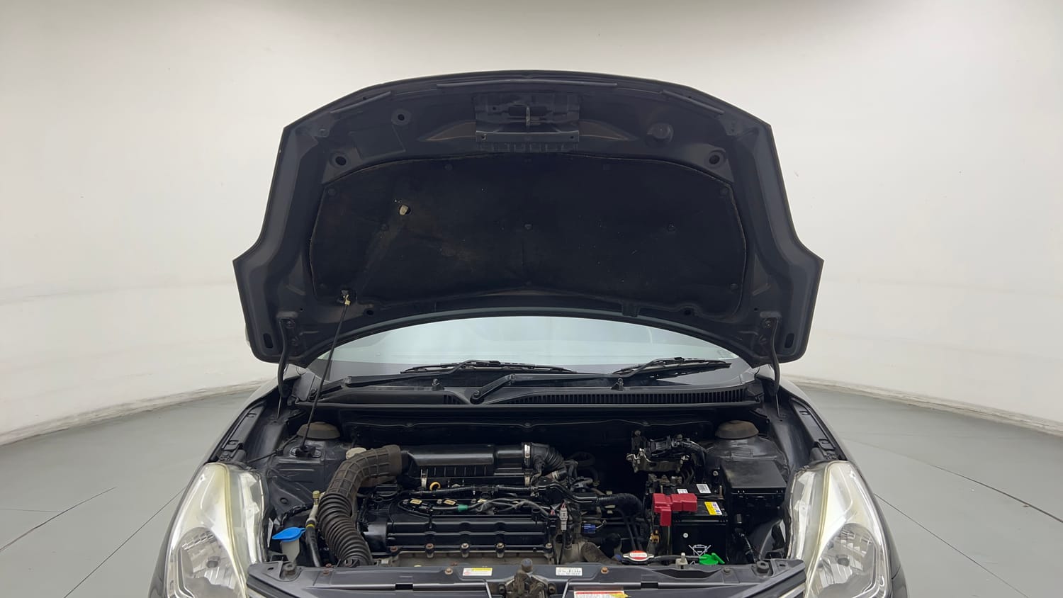 Used 2017 Maruti Suzuki Baleno Delta 1.2 Petrol Manual engine ENGINE & BONNET OPEN FRONT VIEW