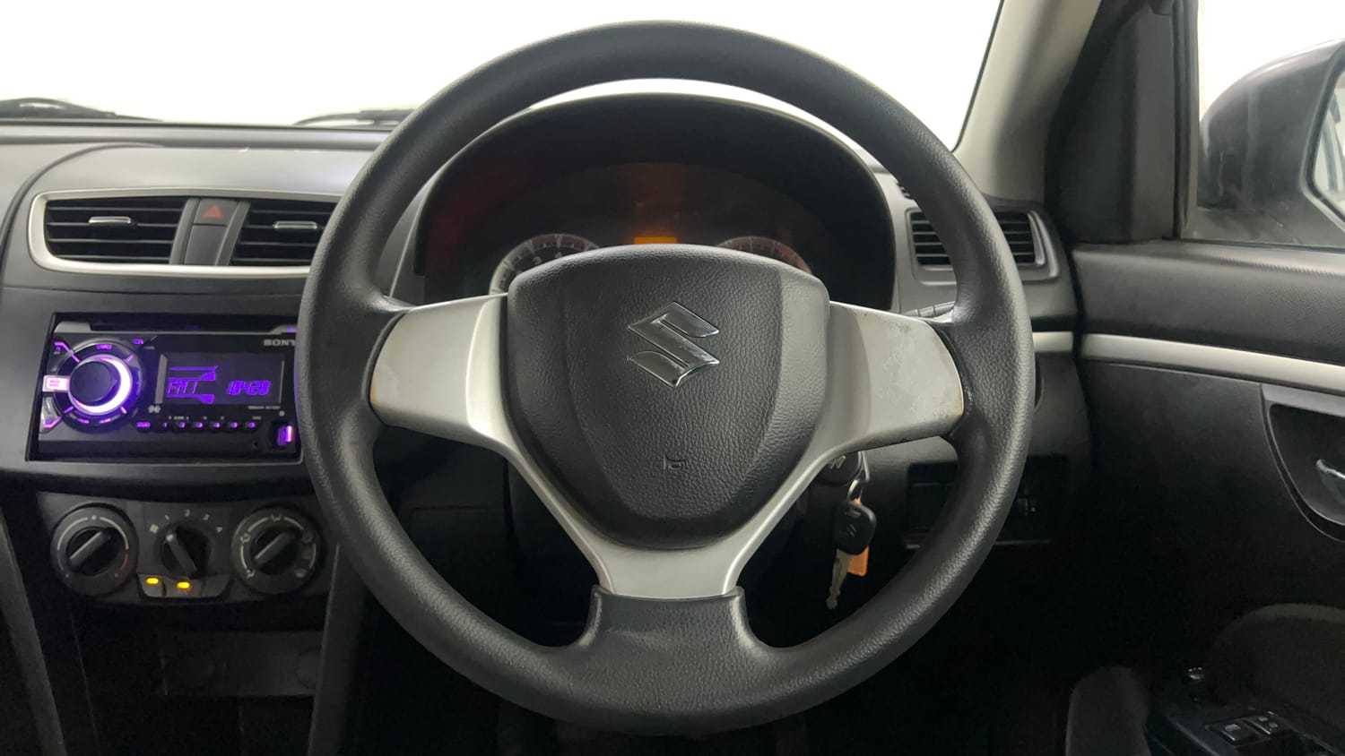 Used 2013 Maruti Suzuki Swift VXi Petrol Manual interior STEERING VIEW