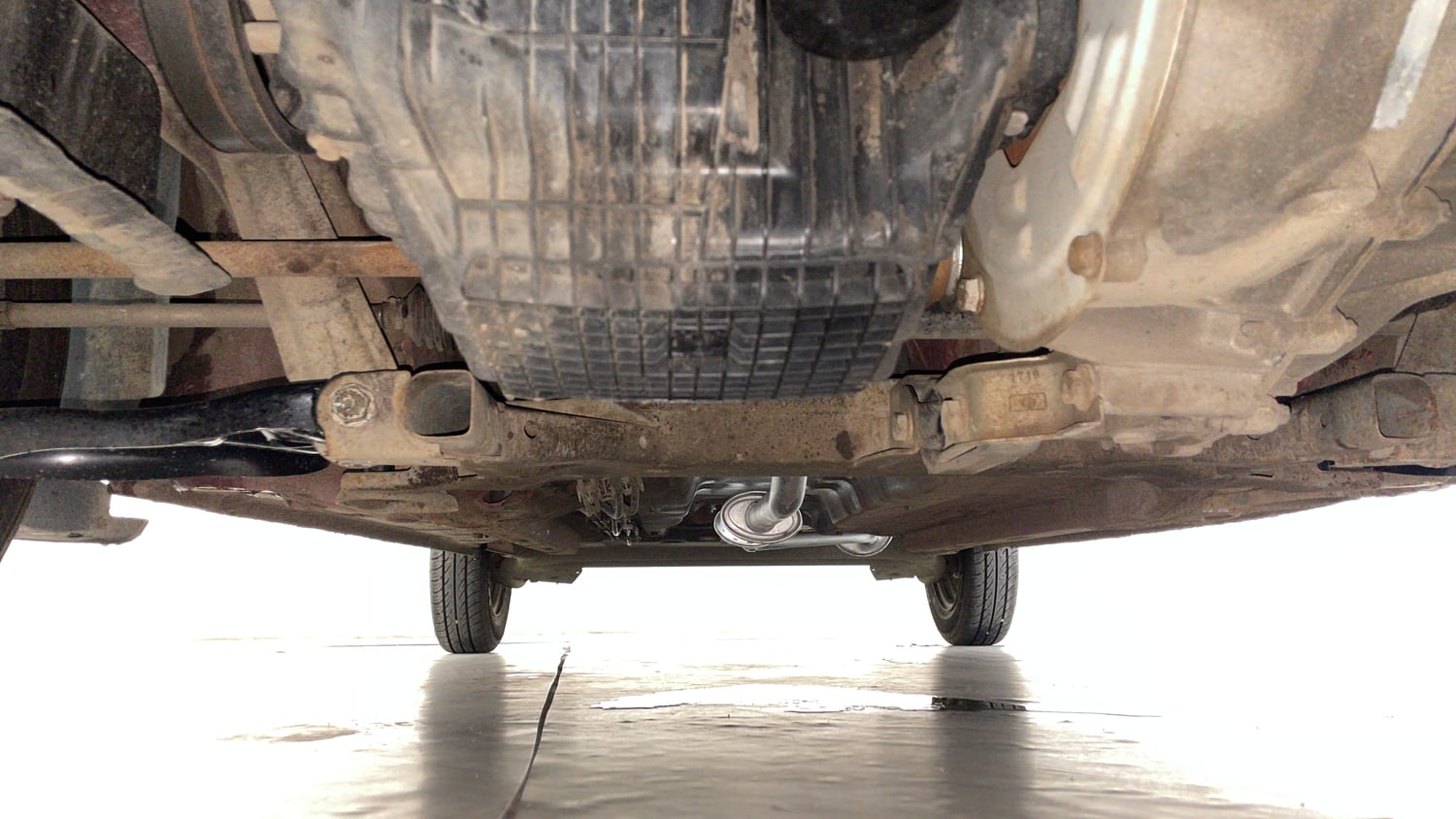 Used 2016 Renault Kwid RXT Petrol Manual extra FRONT LEFT UNDERBODY VIEW