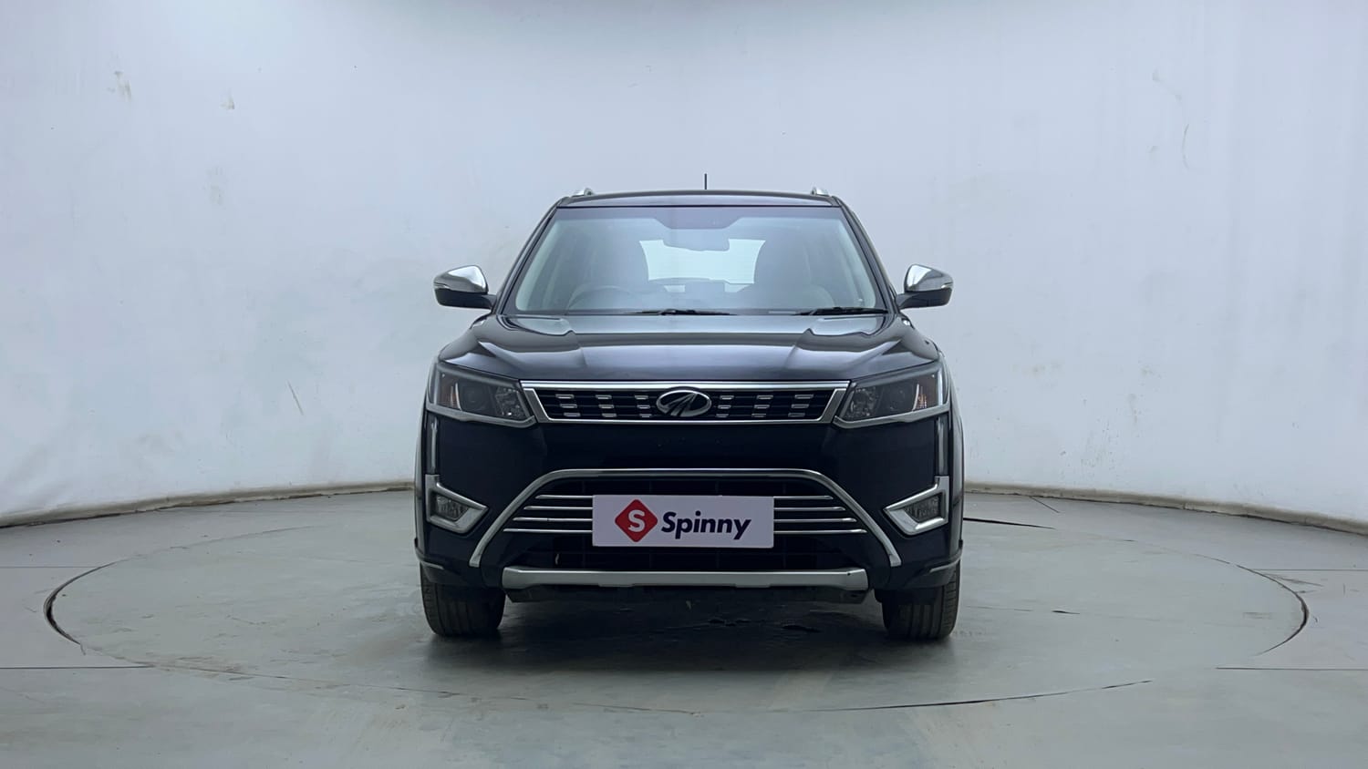 Used 2019 Mahindra XUV 300 1.2 W8 (O) Petrol Manual exterior FRONT VIEW
