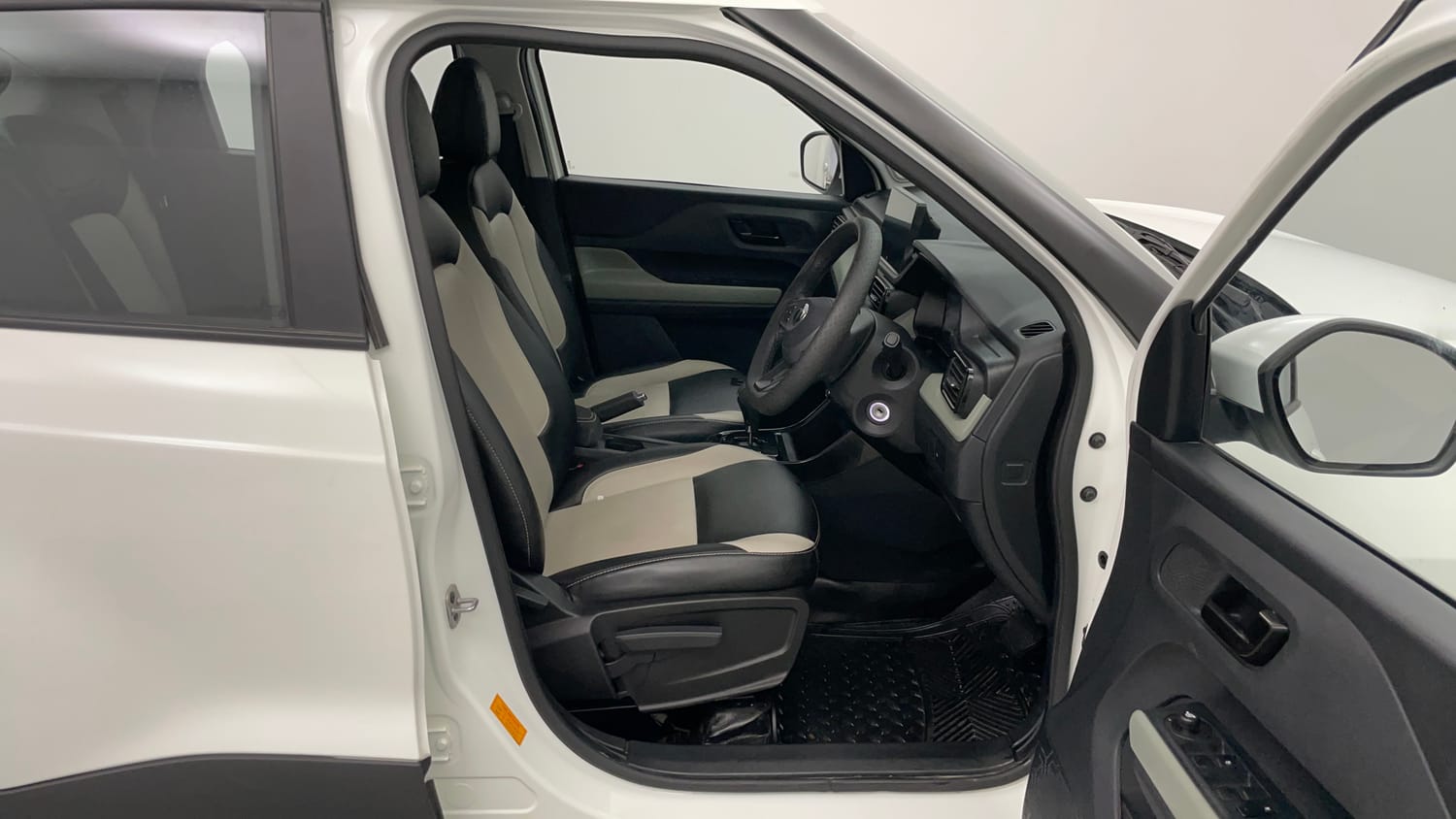 Used 2025 Tata Punch Adventure Sunroof AMT Petrol Automatic interior RIGHT SIDE FRONT DOOR CABIN VIEW
