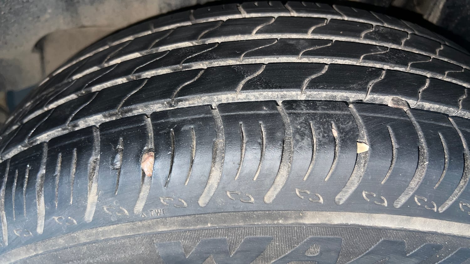Used 2025 Maruti Suzuki Fronx Delta 1.2L MT Petrol Manual tyres LEFT REAR TYRE TREAD VIEW