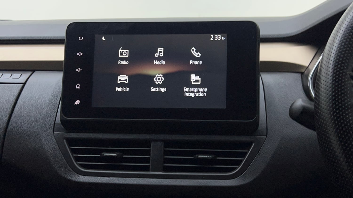 Used 2023 Renault Kiger RXT MT Petrol Manual top_features Integrated (in-dash) music system