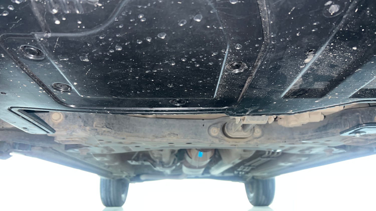 Used 2023 Kia Sonet HTX 1.0 DCT Petrol Automatic extra FRONT LEFT UNDERBODY VIEW