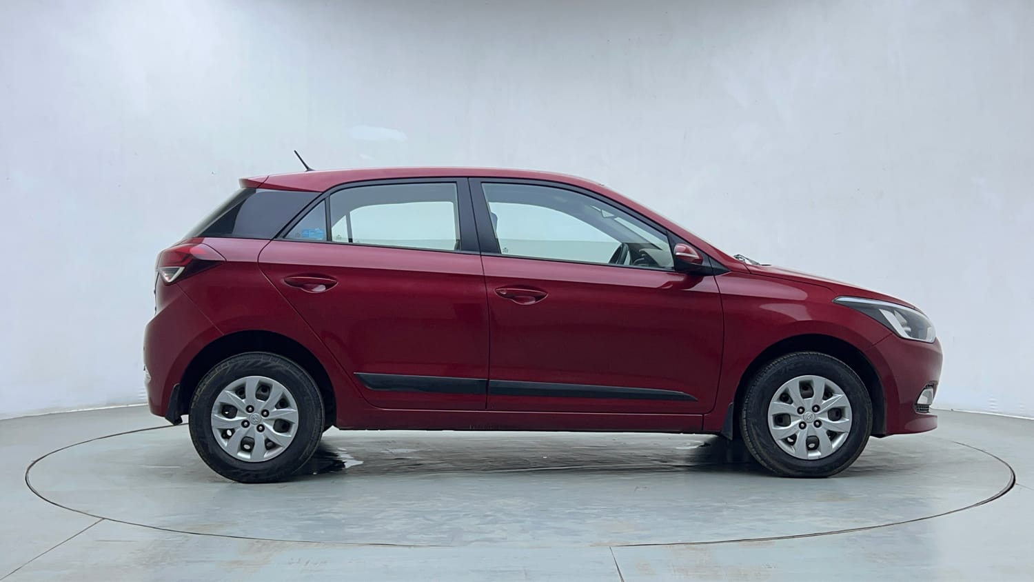 Used 2016 Hyundai Elite i20 Sportz 1.2 Petrol Manual exterior RIGHT SIDE VIEW