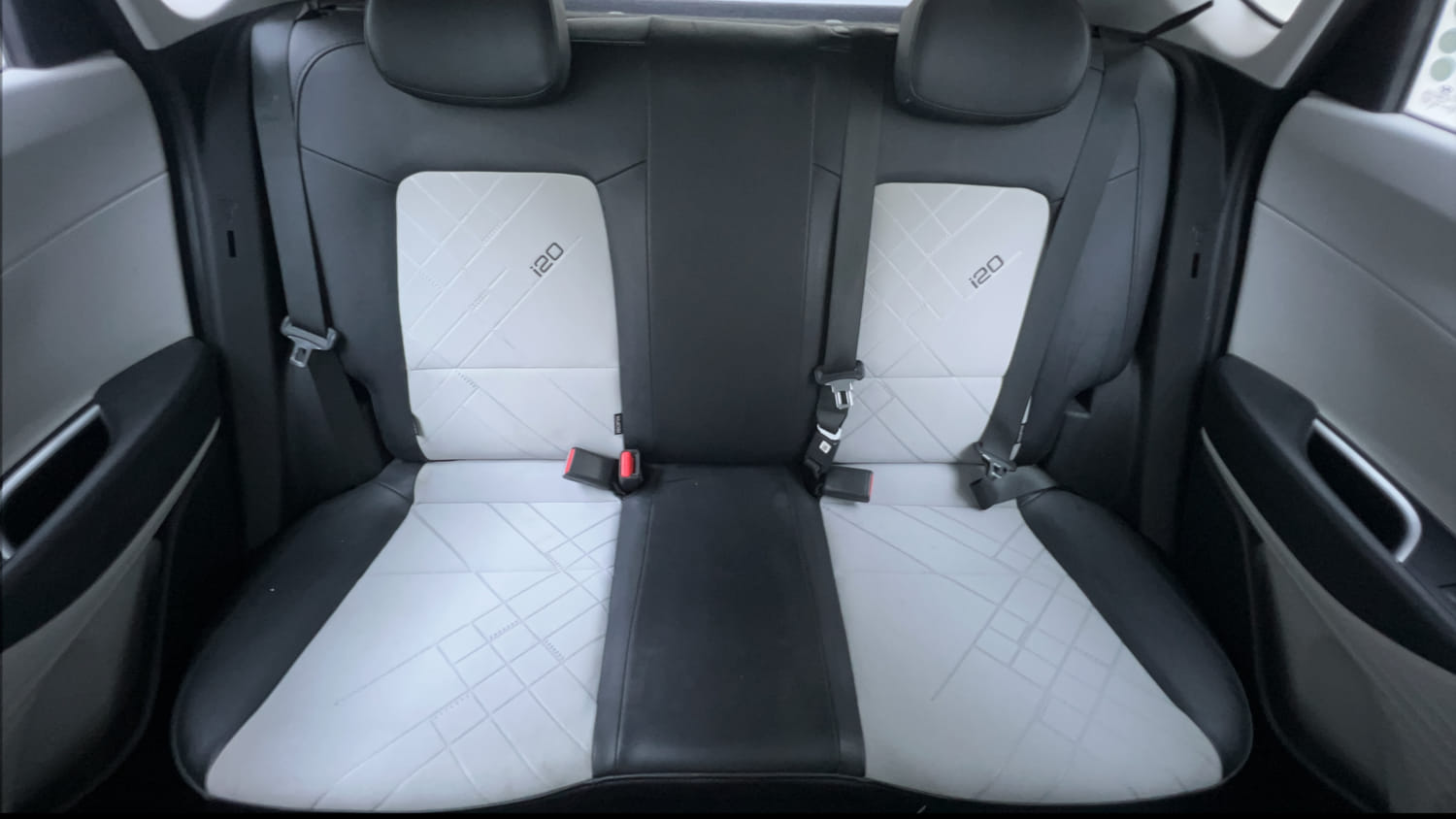 Used 2025 Hyundai New i20 Asta (O) 1.2 IVT Petrol Automatic interior REAR SEAT CONDITION VIEW