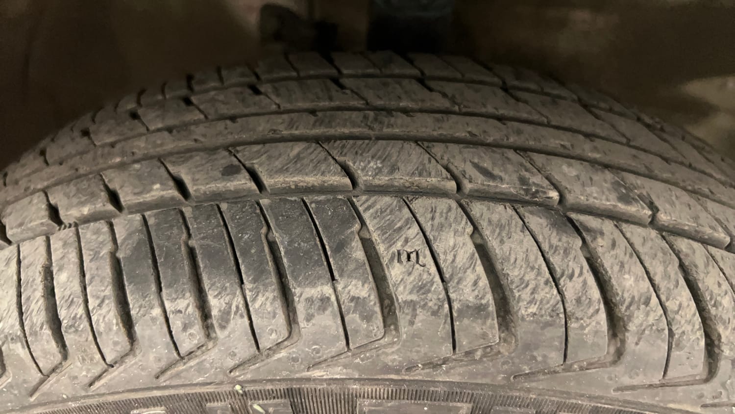Used 2015 Maruti Suzuki Wagon R VXI Petrol Manual tyres RIGHT FRONT TYRE TREAD VIEW