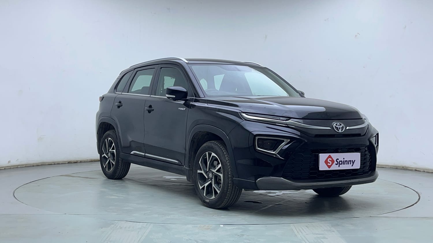 Used 2023 Toyota Urban Cruiser Hyryder V Hybrid Hybrid Automatic exterior RIGHT FRONT CORNER VIEW