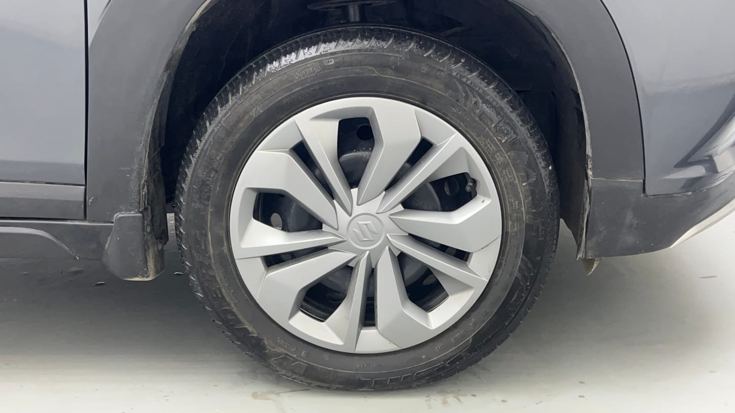 Used 2025 Maruti Suzuki Fronx Sigma 1.2L MT Petrol Manual tyres RIGHT FRONT TYRE RIM VIEW