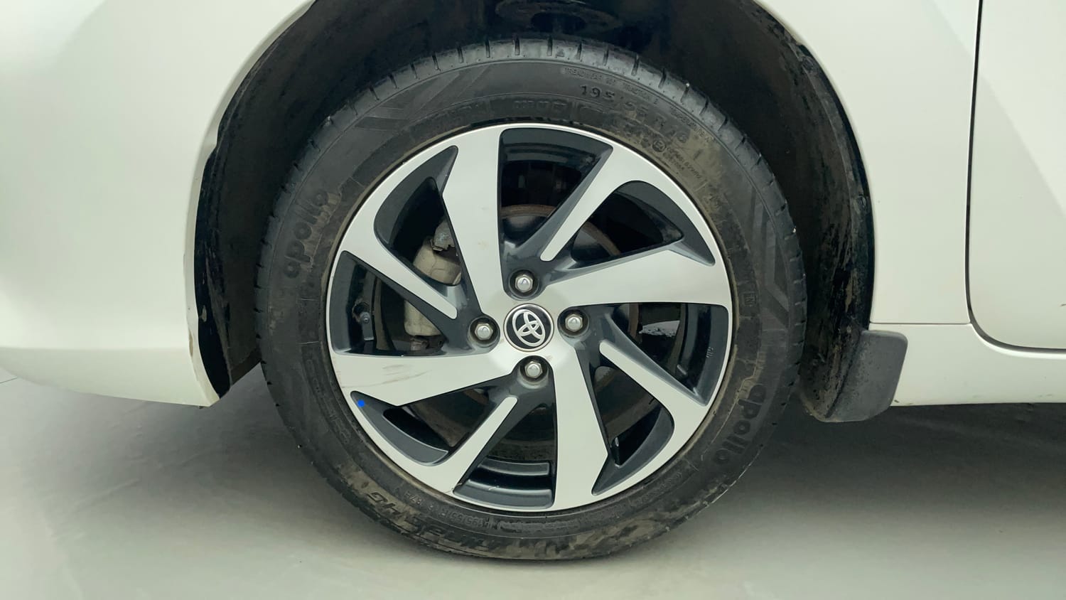 Used 2023 Toyota Glanza V AMT Petrol Automatic tyres LEFT FRONT TYRE RIM VIEW