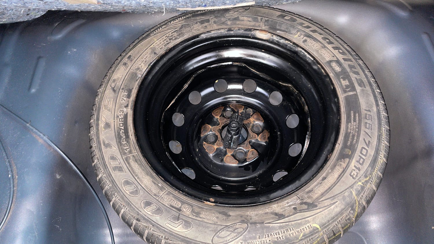 Used 2016 Hyundai Eon Magna + Petrol Manual tyres SPARE TYRE VIEW