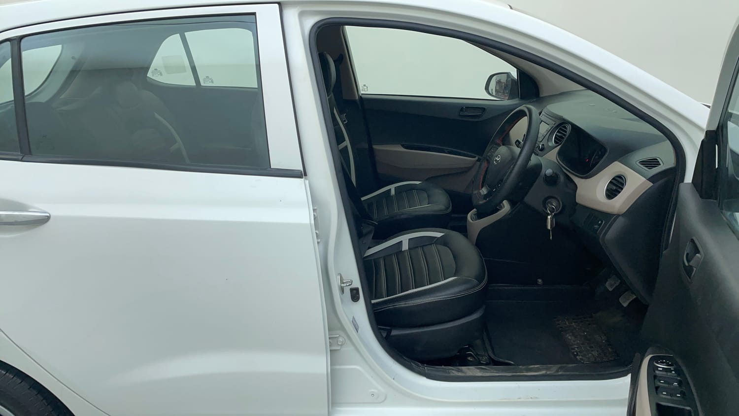 Used 2018 Hyundai Grand i10 Magna 1.2 Kappa VTVT Petrol Manual interior RIGHT SIDE FRONT DOOR CABIN VIEW