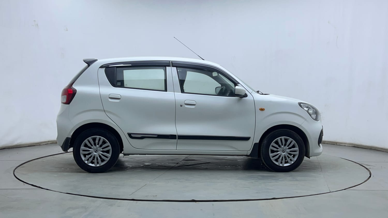 Used 2023 Maruti Suzuki Celerio VXi Petrol Manual exterior RIGHT SIDE VIEW