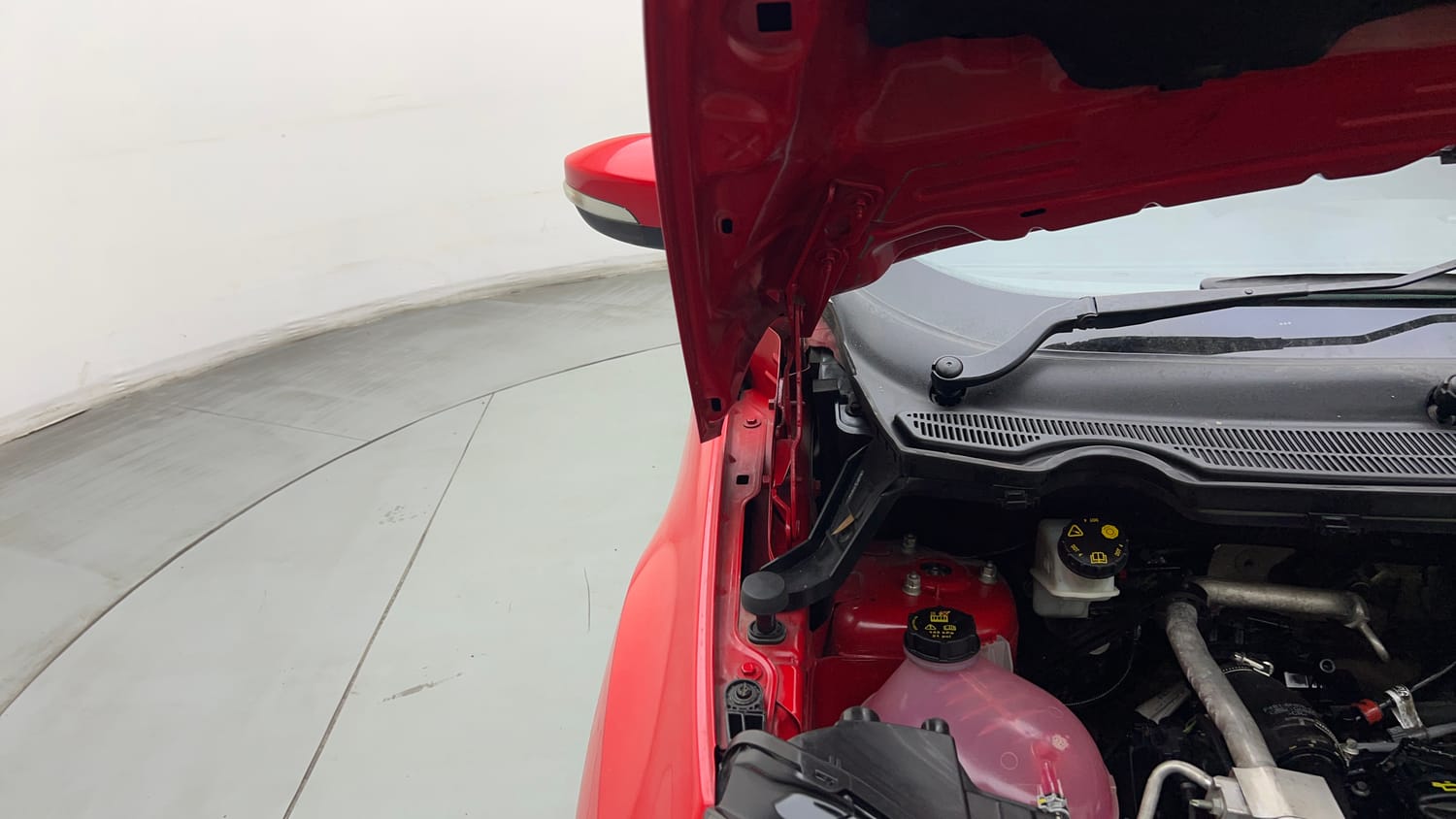 Used 2018 Ford EcoSport Titanium 1.5L TDCi Diesel Manual engine ENGINE RIGHT SIDE HINGE & APRON VIEW