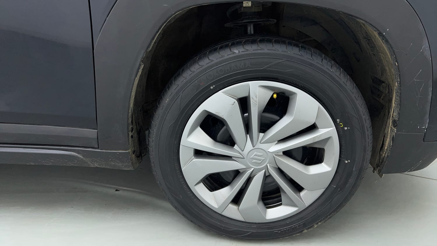 Used 2025 Maruti Suzuki Fronx Delta 1.2L MT Petrol Manual tyres RIGHT FRONT TYRE RIM VIEW
