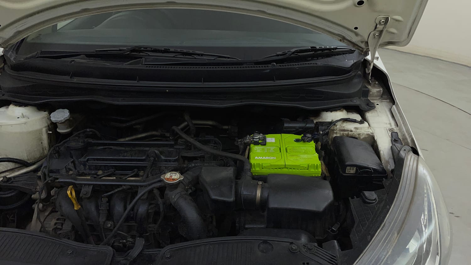Used 2012 Hyundai i20 Sportz 1.2 Petrol Manual engine ENGINE LEFT SIDE HINGE & APRON VIEW