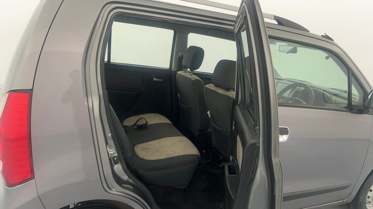 Used 2015 Maruti Suzuki Wagon R LXI Petrol Manual interior RIGHT SIDE REAR DOOR CABIN VIEW