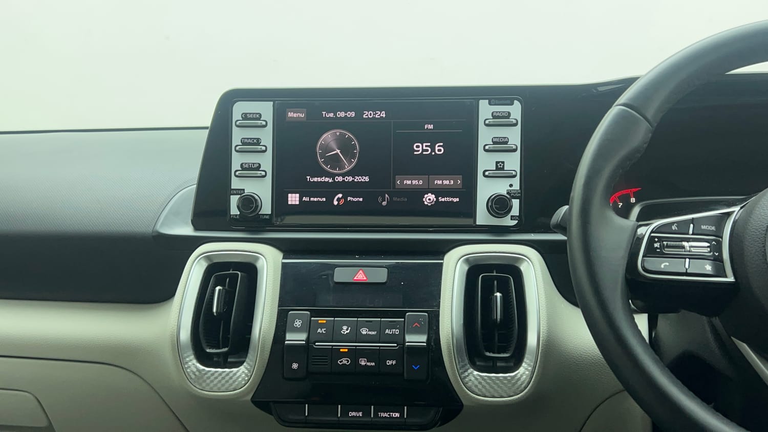Used 2023 Kia Sonet HTX 1.0 DCT Petrol Automatic top_features Integrated (in-dash) music system