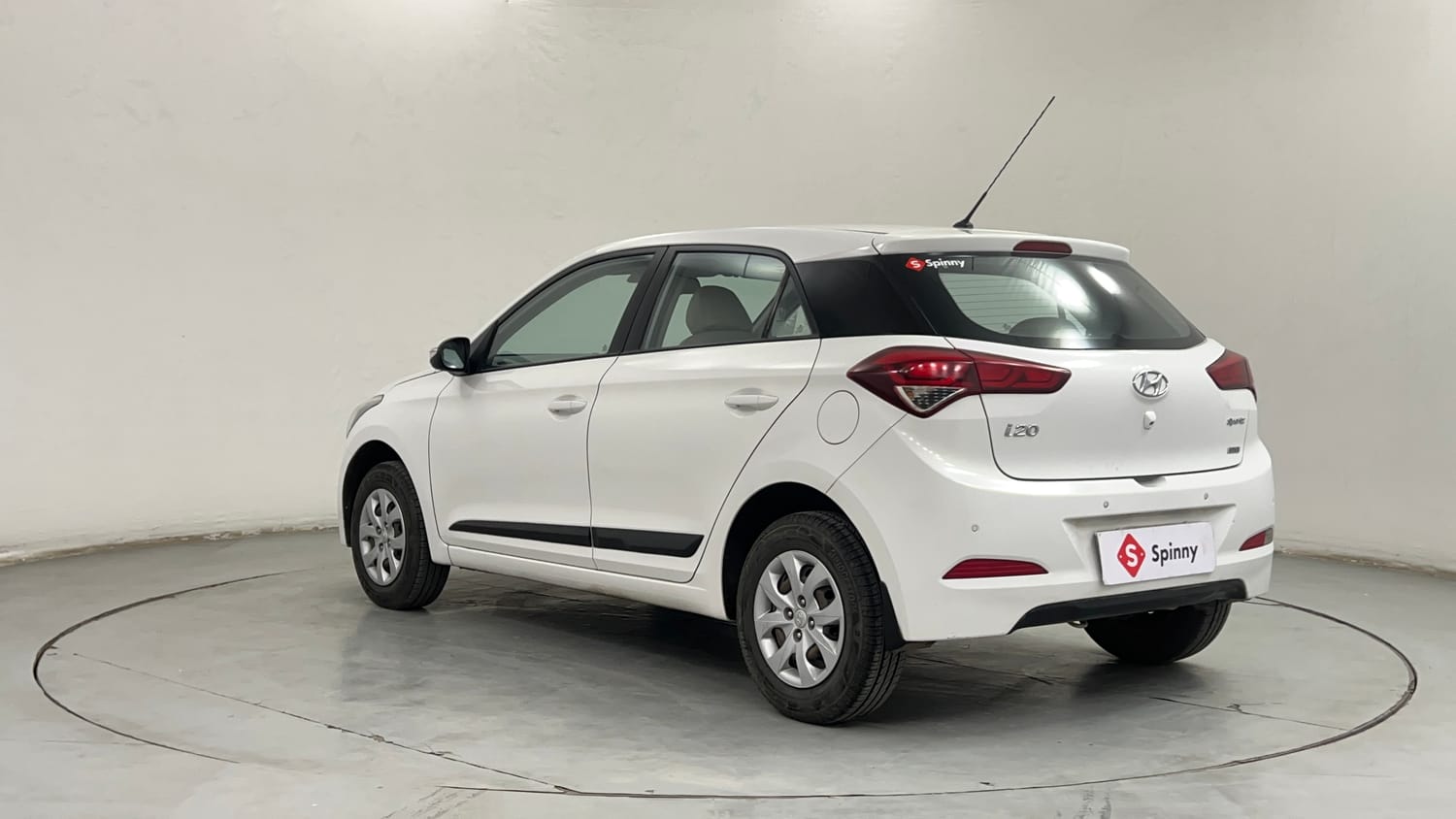Used 2016 Hyundai Elite i20 Sportz 1.2 Petrol Manual exterior LEFT REAR CORNER VIEW