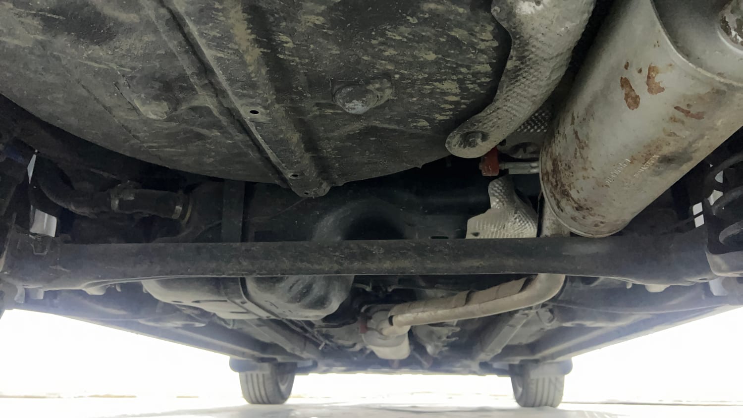 Used 2019 Mahindra XUV 300 1.2 W8 (O) Petrol Manual extra REAR UNDERBODY VIEW (TAKEN FROM REAR)