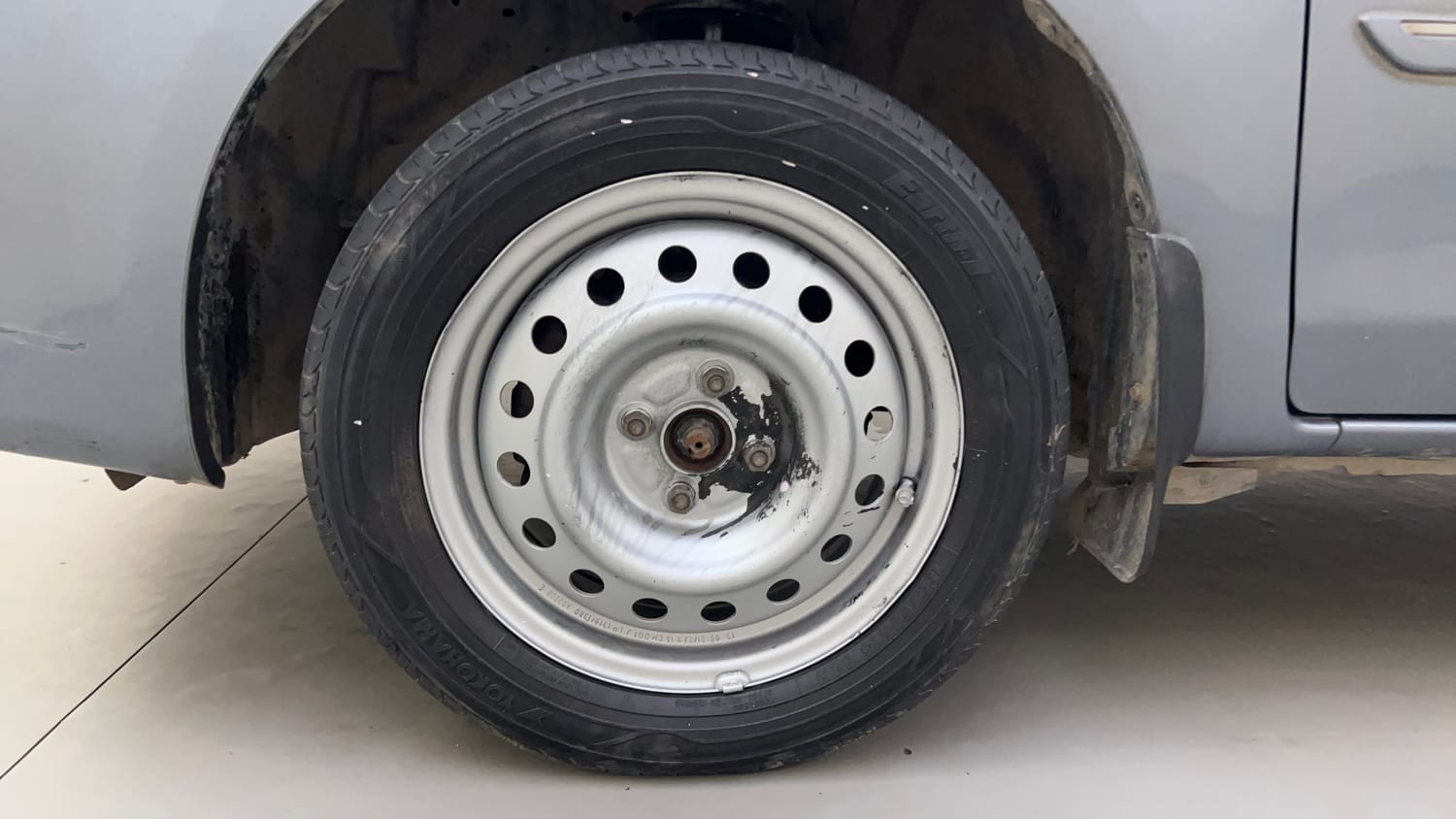 Used 2013 Toyota Etios G Petrol Manual tyres LEFT FRONT TYRE RIM VIEW