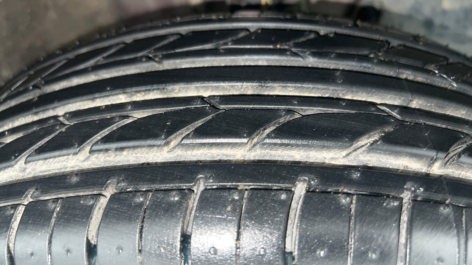 Used 2014 Honda Amaze 1.2 S i-VTEC Petrol Manual tyres RIGHT FRONT TYRE TREAD VIEW