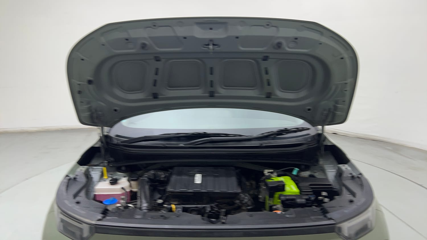 Used 2023 Hyundai Exter SX (O) Connect 1.2 AMT Petrol Automatic engine ENGINE & BONNET OPEN FRONT VIEW