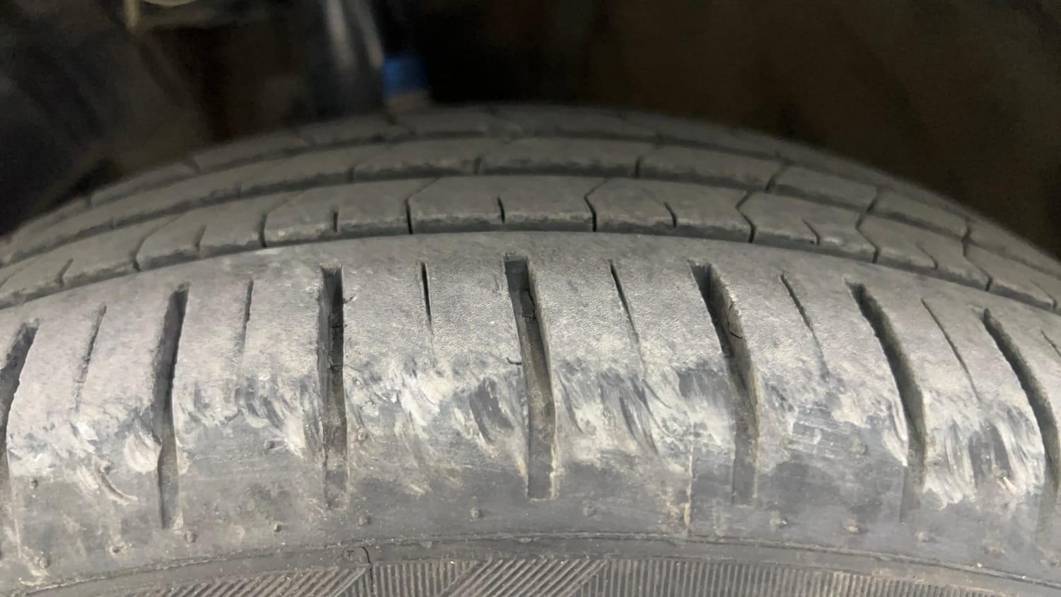 Used 2022 Maruti Suzuki Baleno Alpha AGS Petrol Automatic tyres LEFT FRONT TYRE TREAD VIEW