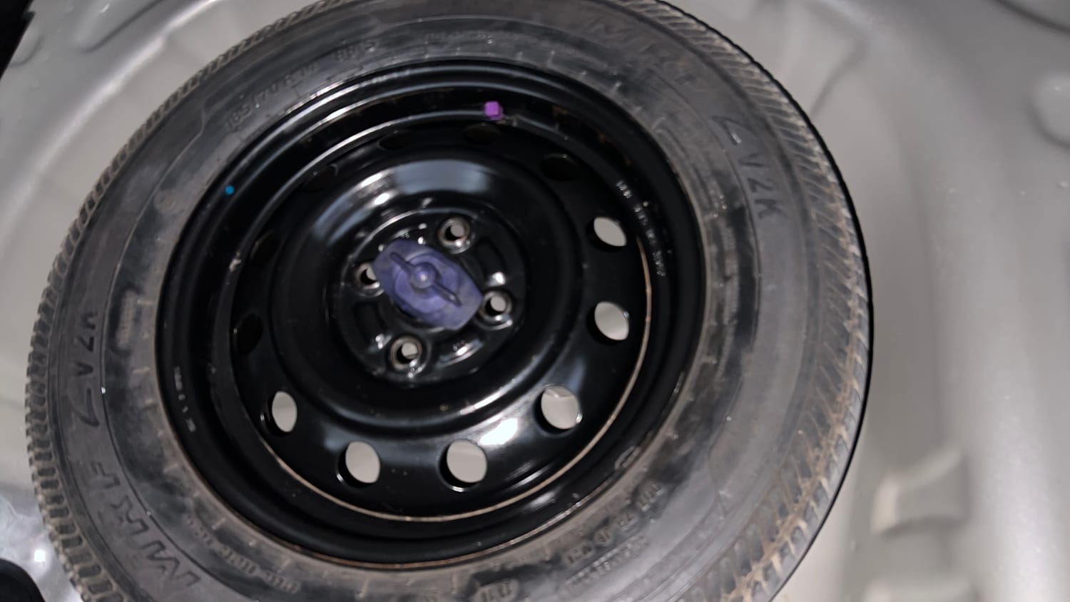 Used 2022 Maruti Suzuki Swift VXi AMT Petrol Automatic tyres SPARE TYRE VIEW