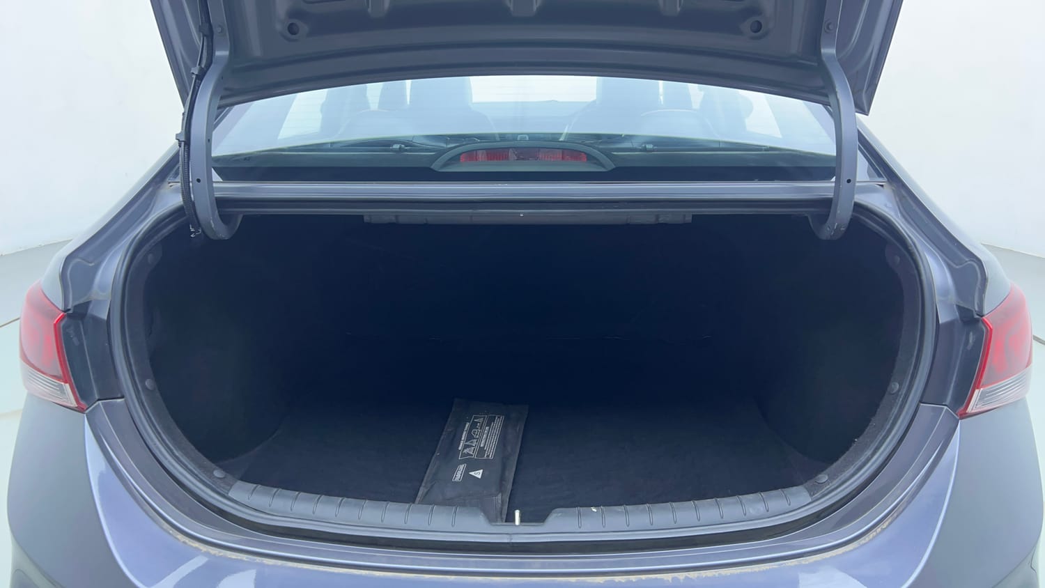Used 2019 Hyundai Verna SX Plus 1.6 VTVT AT Petrol Automatic interior DICKY INSIDE VIEW