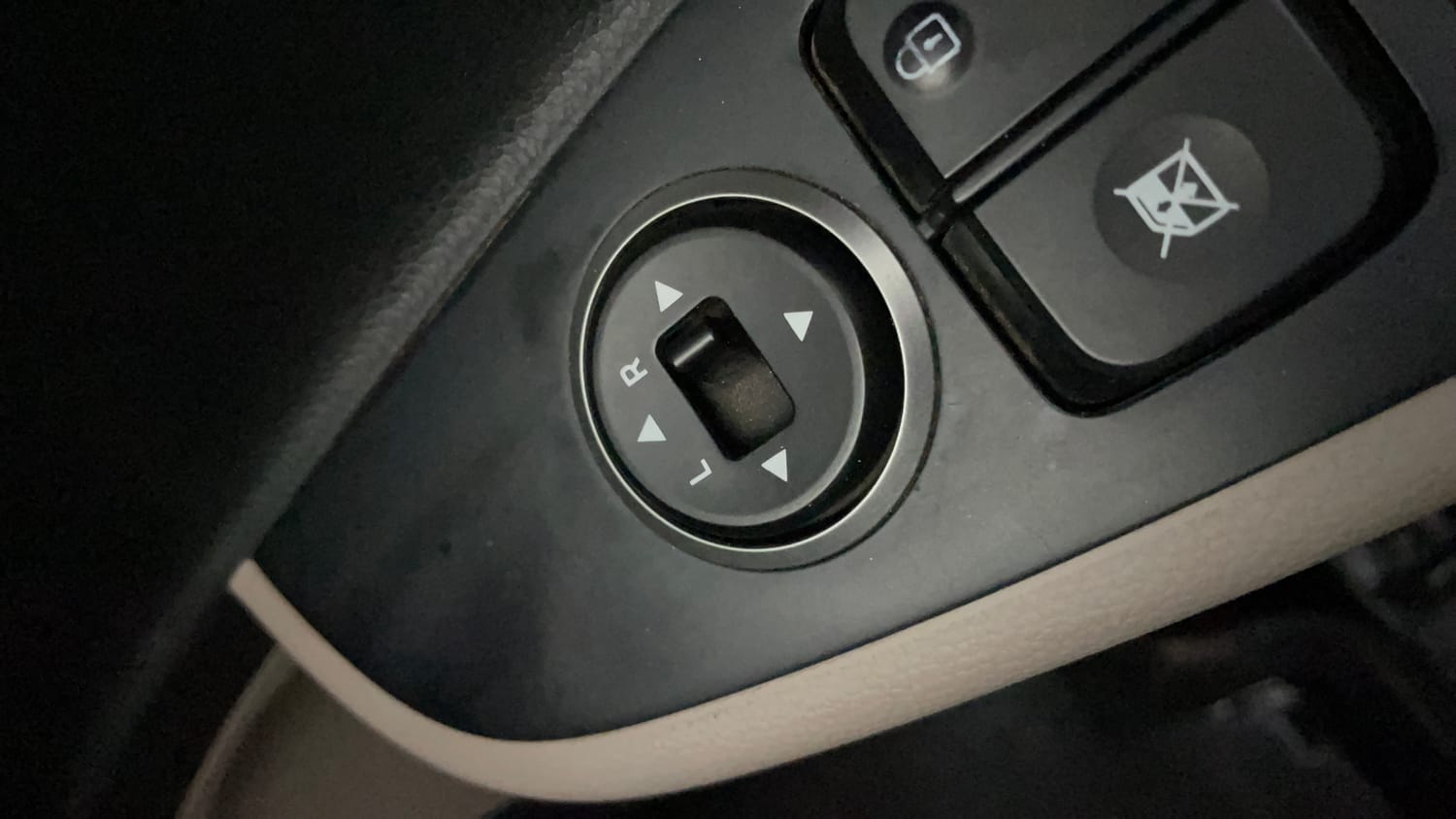 Used 2018 Hyundai Grand i10 Magna 1.2 Kappa VTVT Petrol Manual top_features Adjustable ORVM