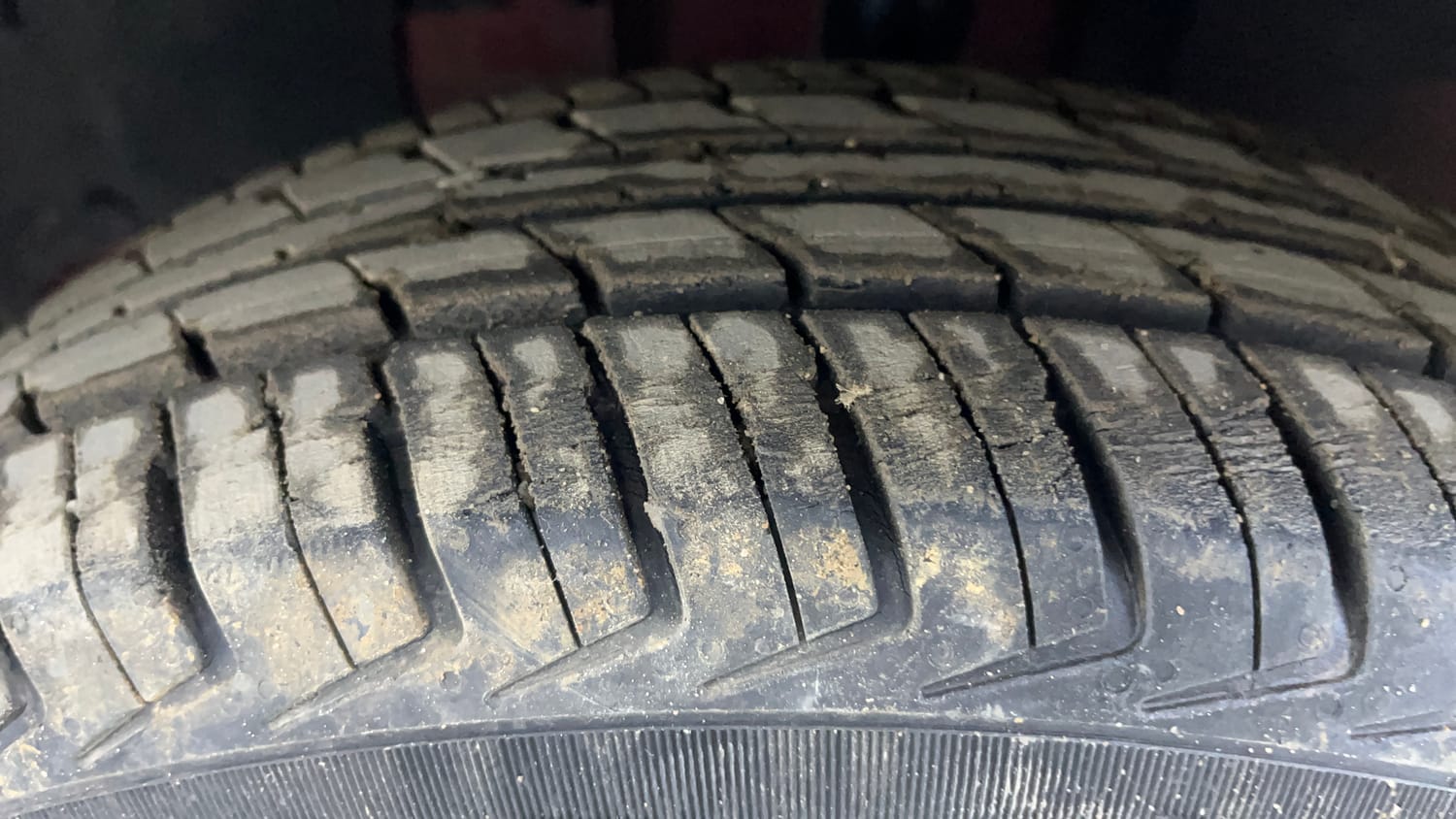 Used 2018 Renault Kwid RXT Petrol Manual tyres LEFT FRONT TYRE TREAD VIEW