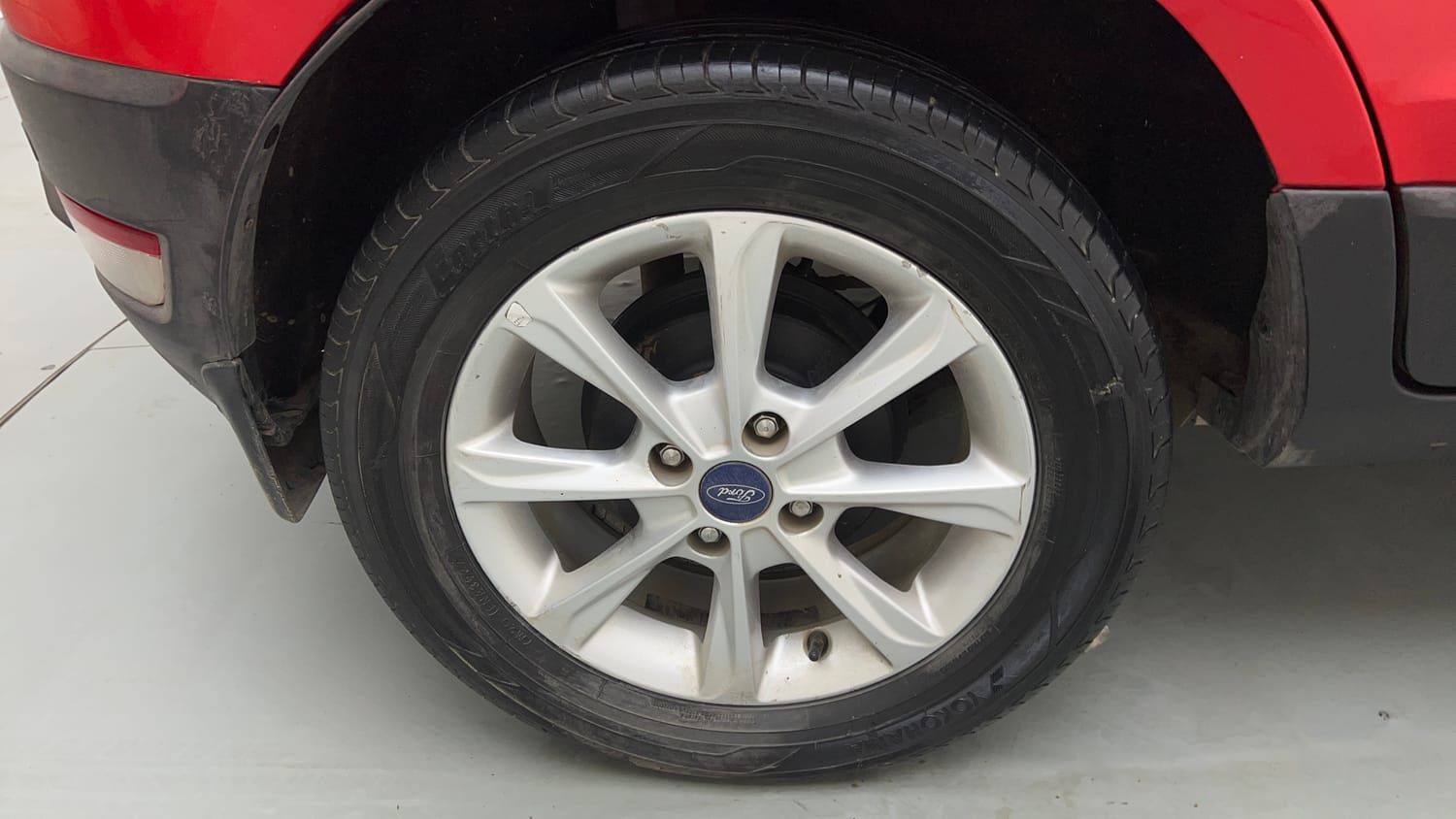 Used 2018 Ford EcoSport Titanium 1.5L TDCi Diesel Manual tyres RIGHT REAR TYRE RIM VIEW