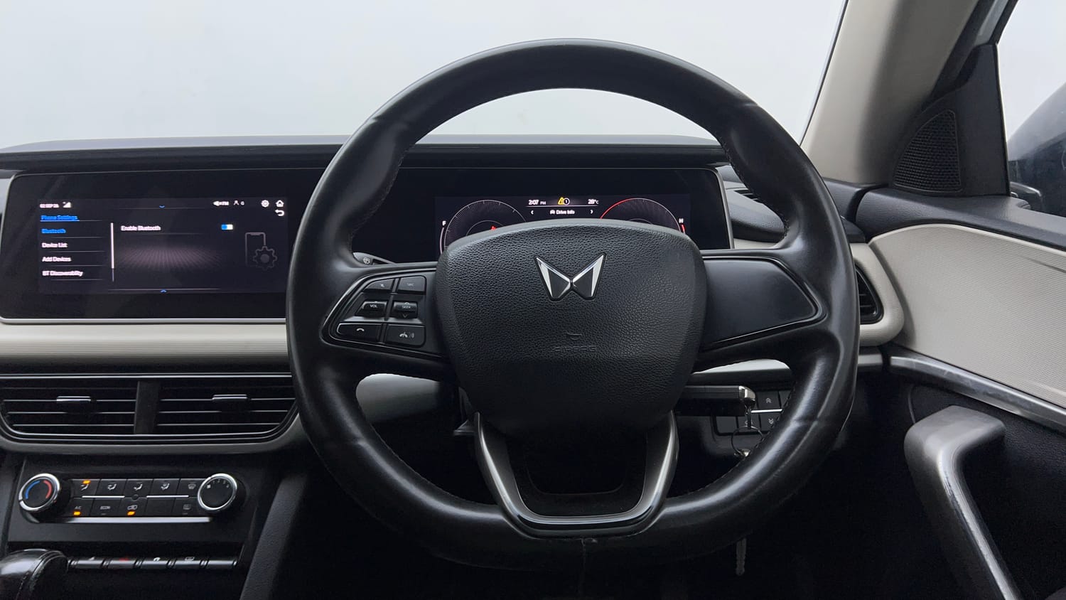 Used 2022 Mahindra XUV700 AX 3 Petrol AT 5 STR Petrol Automatic interior STEERING VIEW