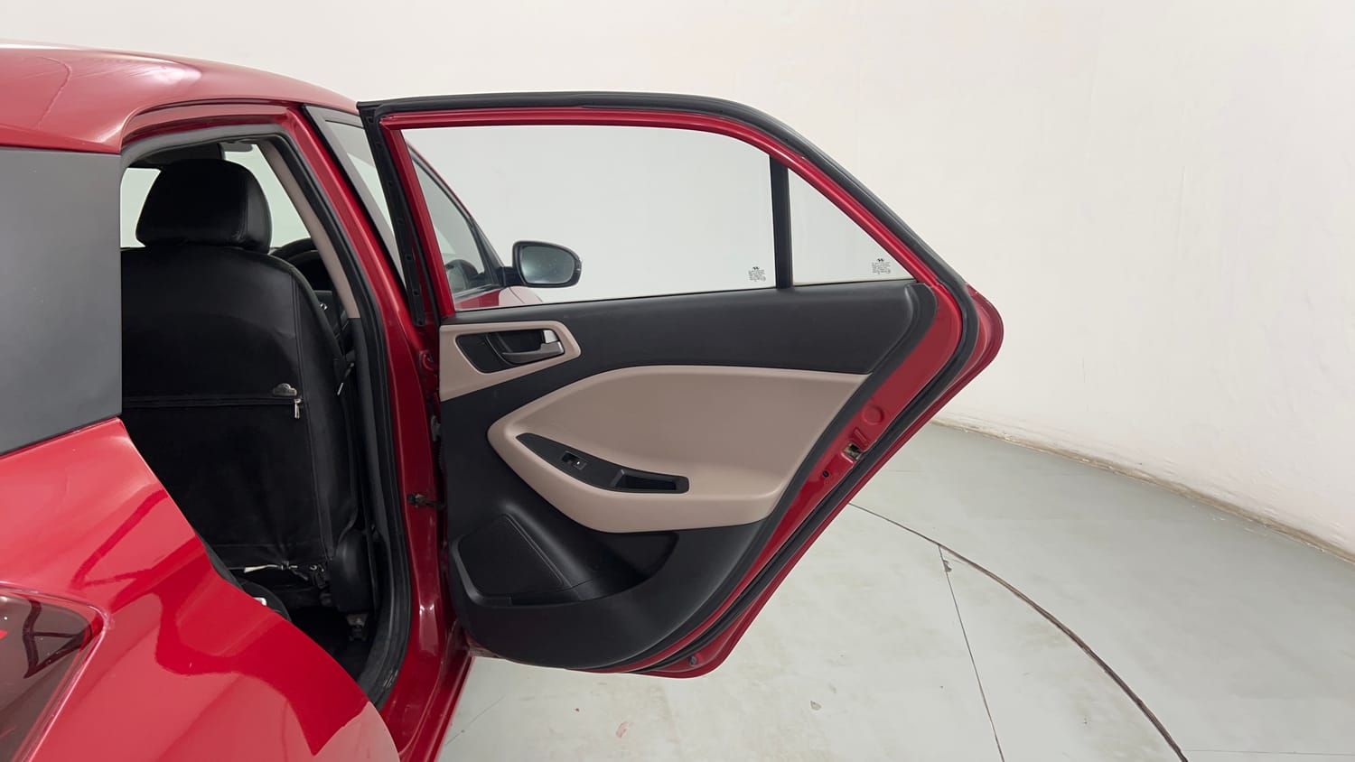 Used 2015 Hyundai Elite i20 Sportz 1.2 Petrol Manual interior RIGHT REAR DOOR OPEN VIEW