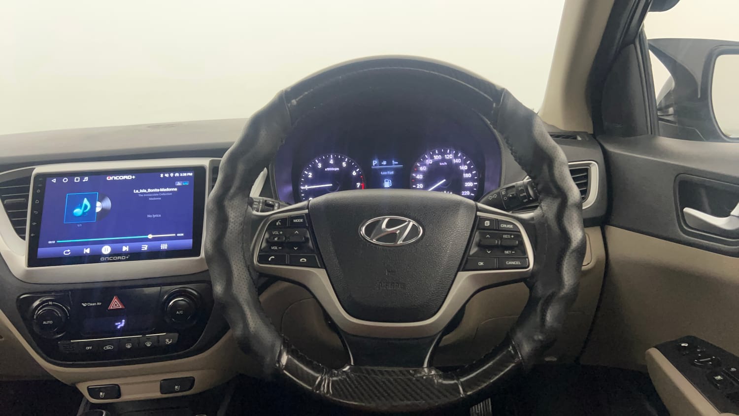Used 2018 Hyundai Verna SX (O) 1.6 VTVT AT Petrol Automatic interior STEERING VIEW