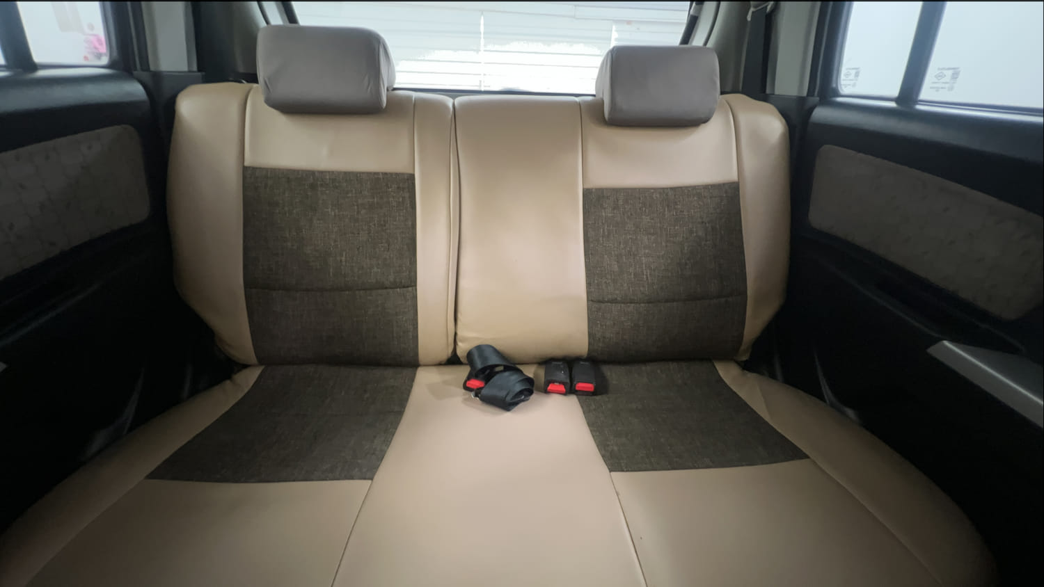 Used 2015 Maruti Suzuki Wagon R VXI Petrol Manual interior REAR SEAT CONDITION VIEW