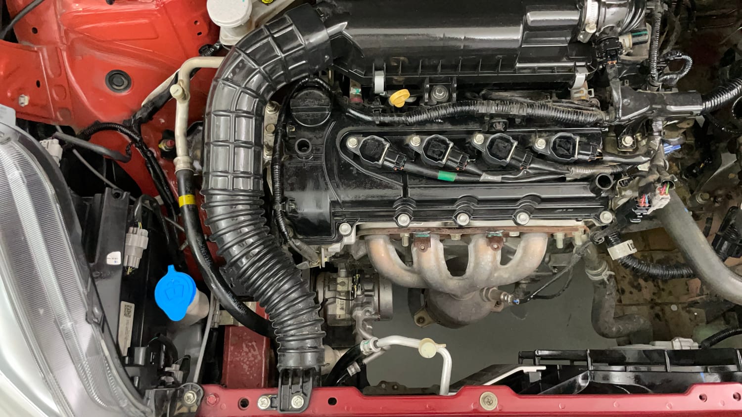 Used 2020 Maruti Suzuki Baleno Zeta Petrol Manual engine ENGINE RIGHT SIDE VIEW