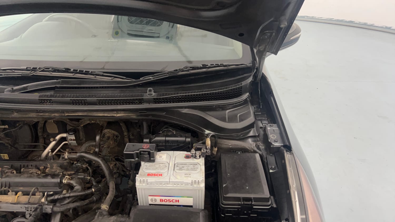 Used 2018 Hyundai Verna SX (O) 1.6 VTVT AT Petrol Automatic engine ENGINE LEFT SIDE HINGE & APRON VIEW