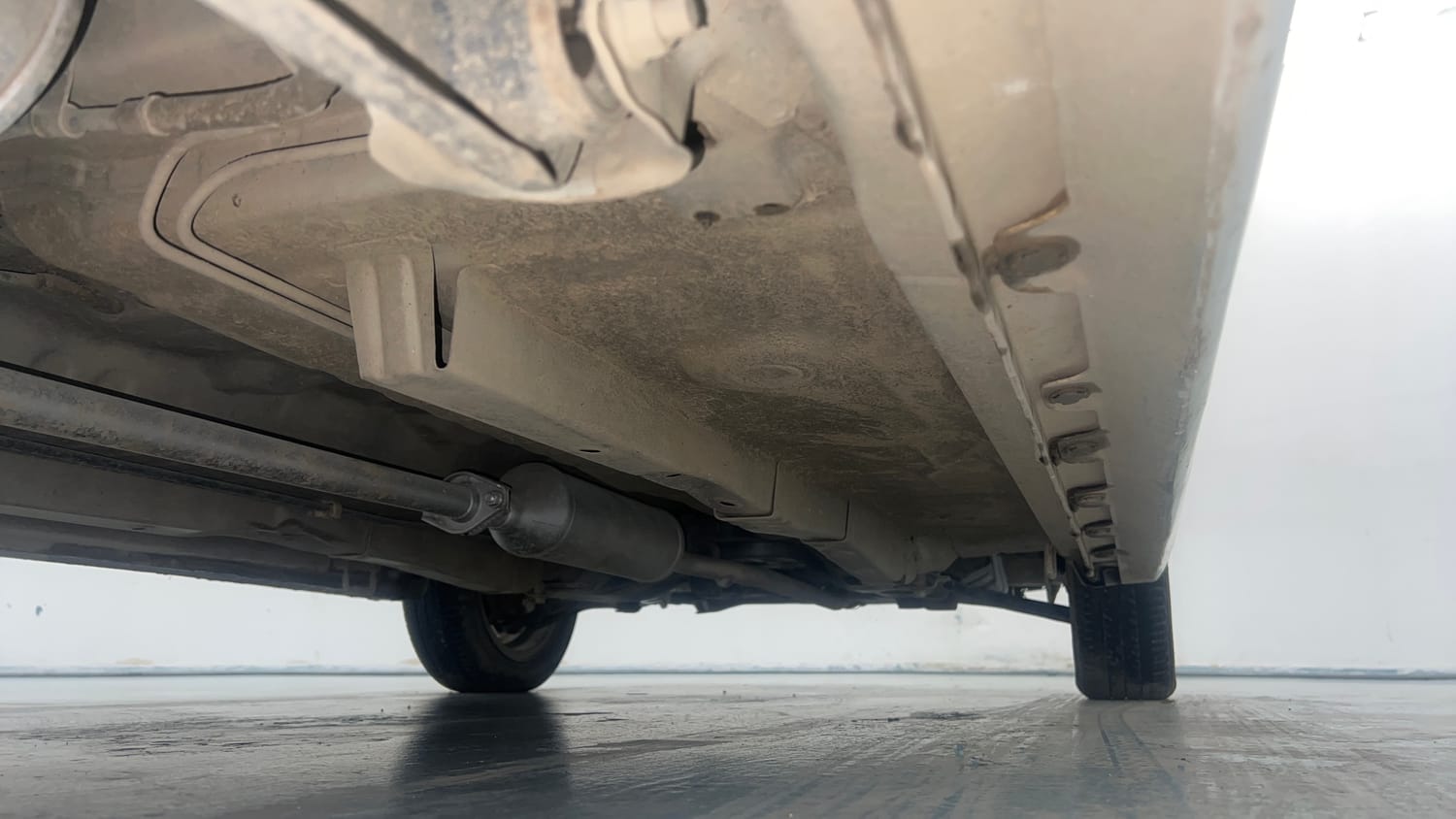 Used 2017 Maruti Suzuki Wagon R VXI+ AMT Petrol Automatic extra REAR RIGHT UNDERBODY VIEW