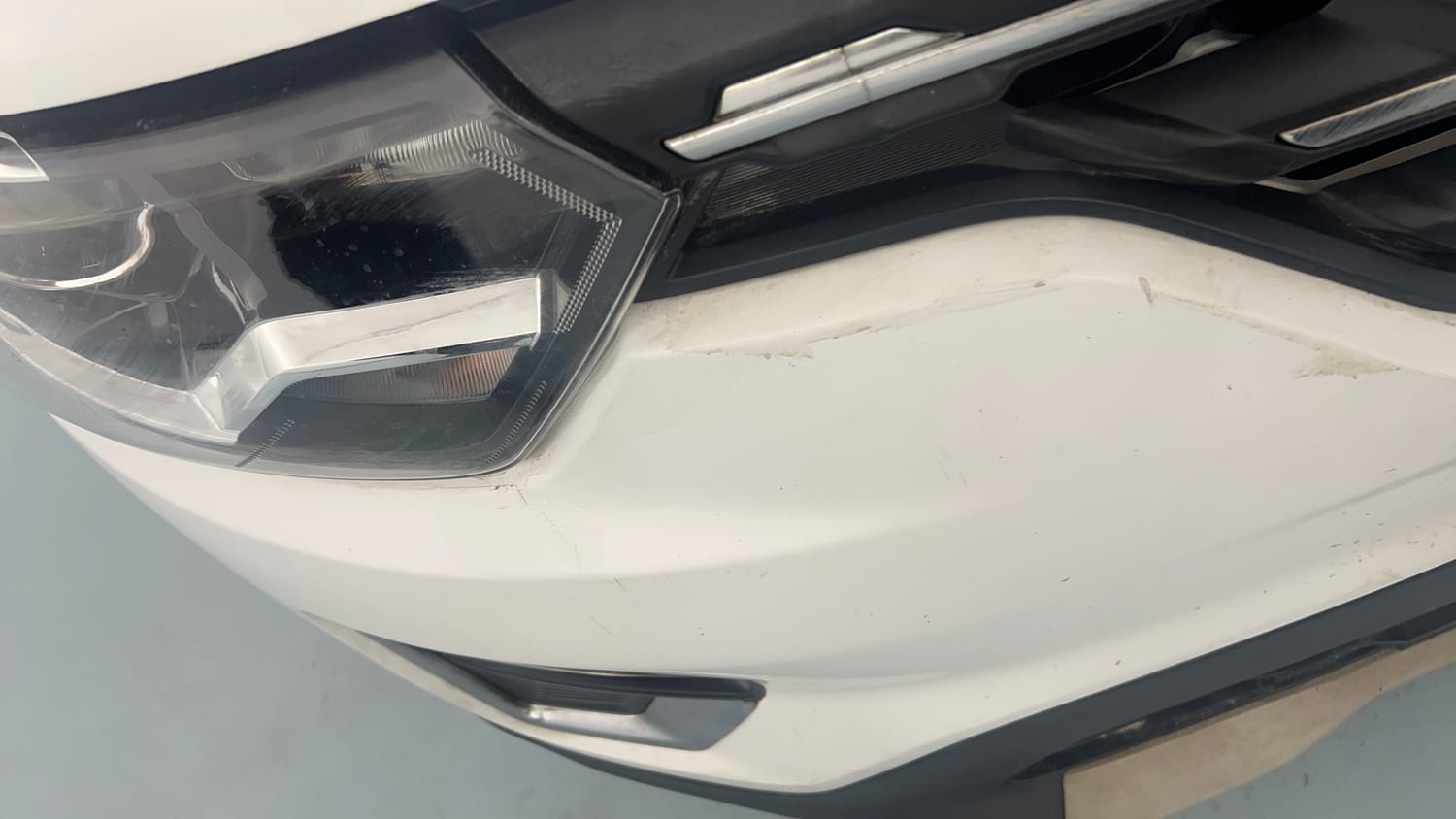 Used 2023 Renault Triber RXZ Dual Tone Petrol Manual dents MINOR SCRATCH