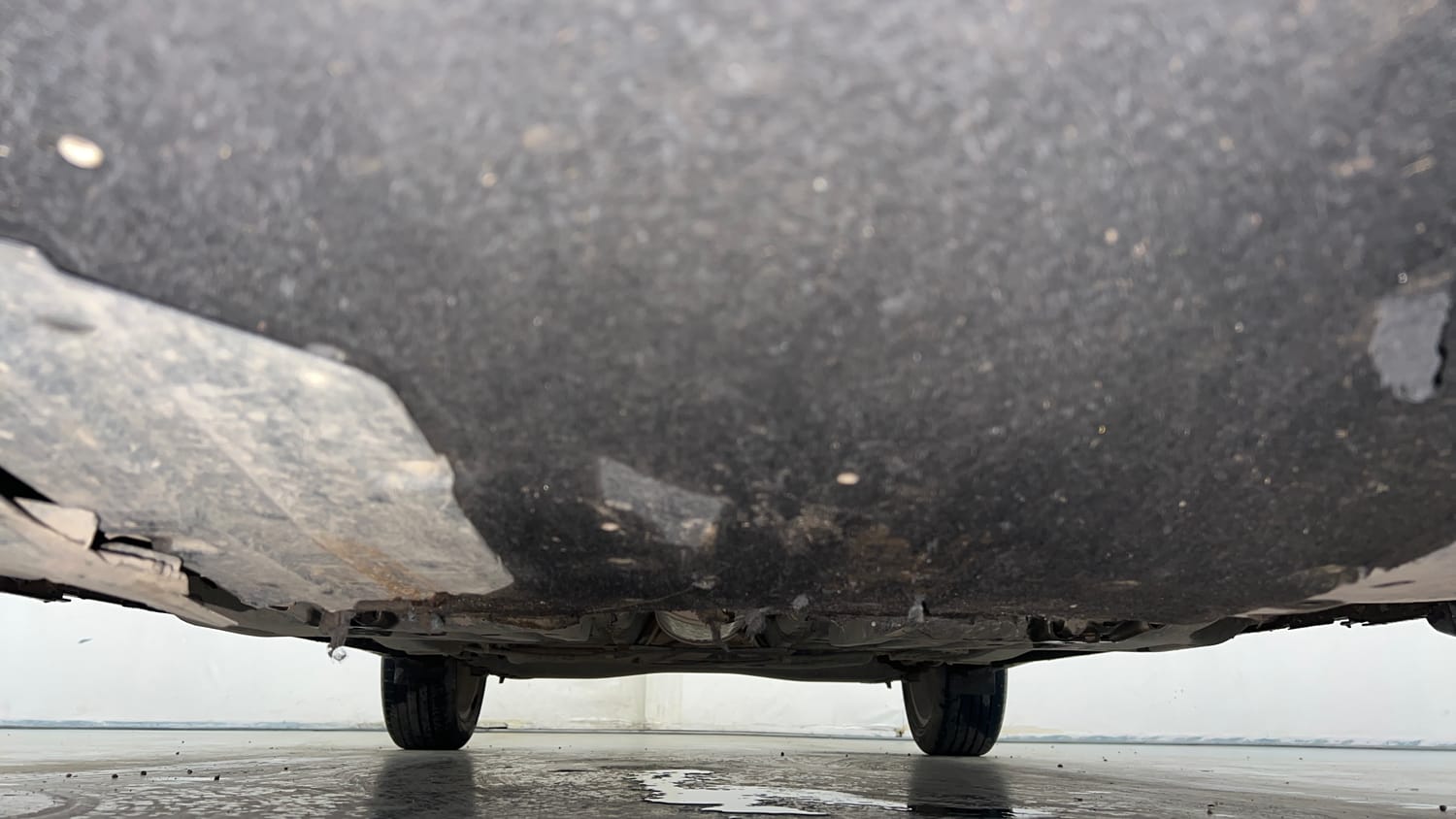 Used 2023 Maruti Suzuki Baleno Zeta MT CNG Cng Manual extra FRONT LEFT UNDERBODY VIEW