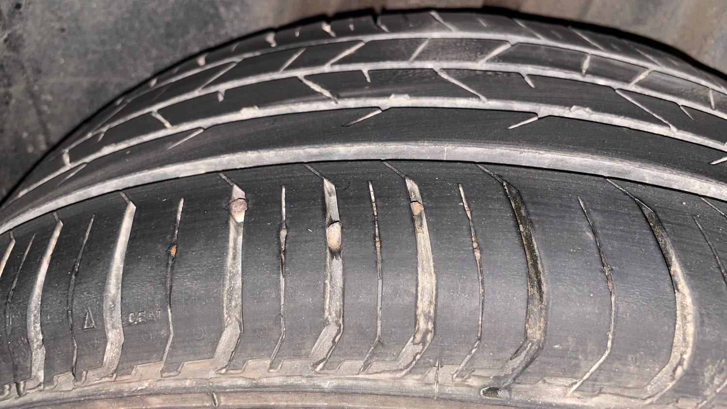 Used 2023 Skoda Slavia Style 1.5L TSI DSG Petrol Automatic tyres RIGHT REAR TYRE TREAD VIEW