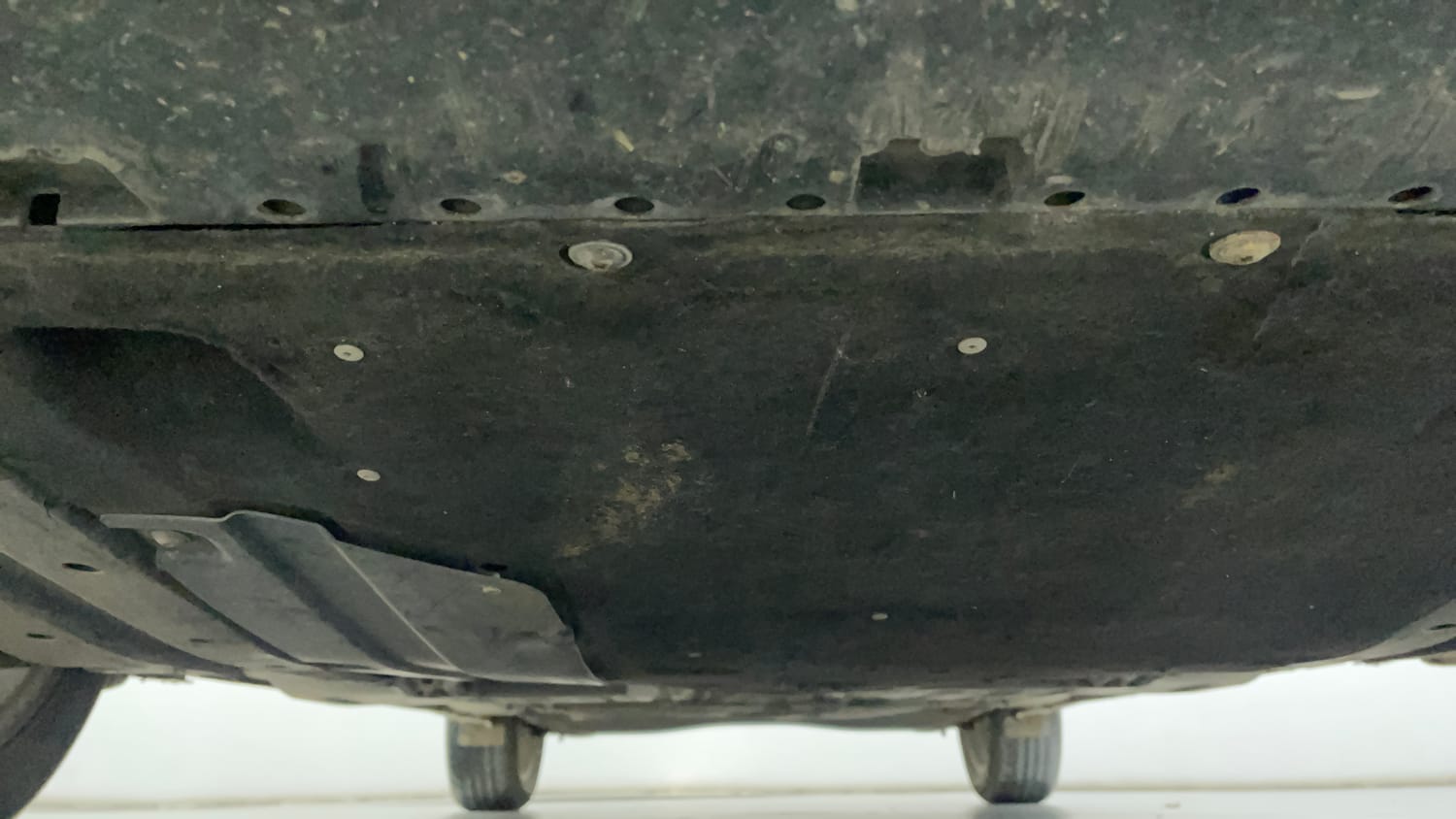Used 2023 Toyota Glanza V AMT Petrol Automatic extra FRONT LEFT UNDERBODY VIEW