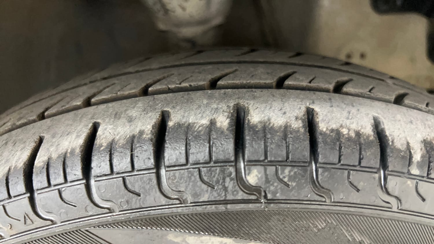 Used 2012 Hyundai Eon Era Petrol Manual tyres RIGHT FRONT TYRE TREAD VIEW