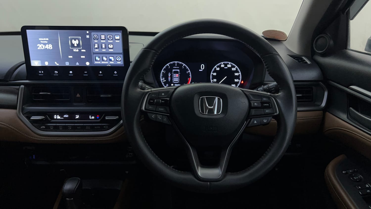 Used 2024 Honda Elevate ZX CVT Petrol Automatic interior STEERING VIEW