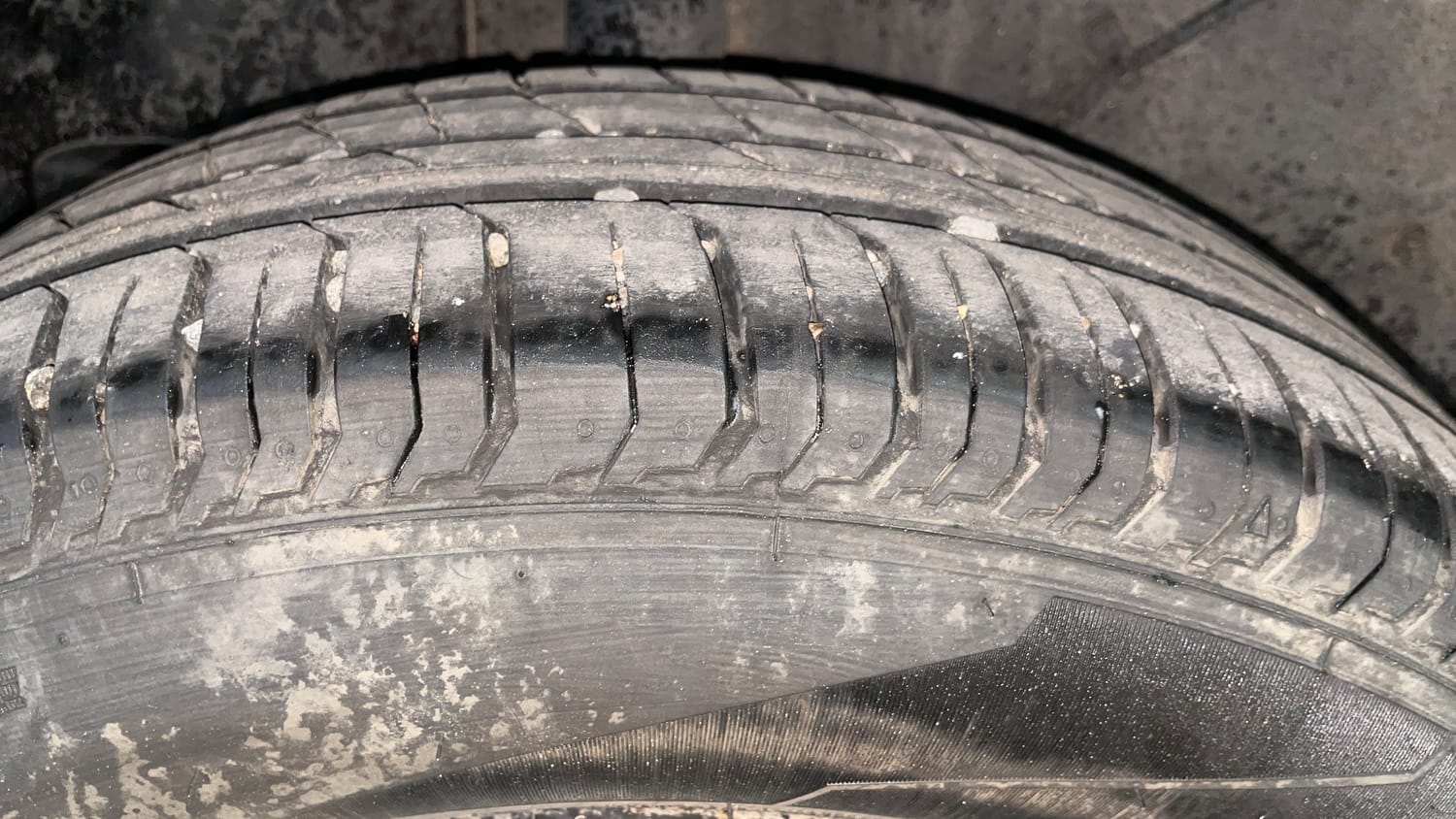 Used 2023 Tata Punch Pure MT Petrol Manual tyres RIGHT REAR TYRE TREAD VIEW